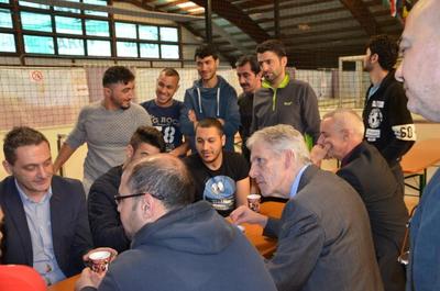 Bild vergr&ouml;&szlig;ern: Landrat Riegger besucht Fl&uuml;chtlinge in Bad Wildbad und Dobel, Besuch KEA 