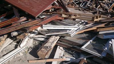 Bild vergr&ouml;&szlig;ern: Die Abgabe von gewerblichen Altholzmengen zur Verwertung ist auf den Recyclingh&ouml;fen und Entsorgungsanlagen im Landkreis Calw gerade nur eingeschr&auml;nkt m&ouml;glich.