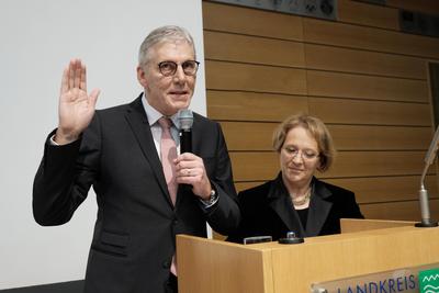 Amtsinhaber Helmut Riegger als neuer Landrat verpflichtet