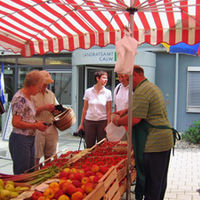 Bild vergrößern: Bauernmarkt beim Landratsamt