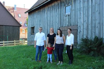 Bild vergr&ouml;&szlig;ern: Hinter der Dorfscheune in Bieselsberg 