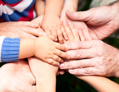 Bild vergr&ouml;&szlig;ern: Join hands