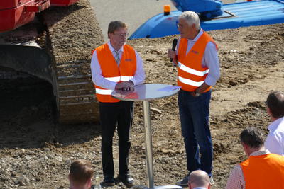 Pressemitteilung: Ministerialdirektor Lahl informiert sich vor Ort über den Baufortschritt der Hermann-Hesse-Bahn