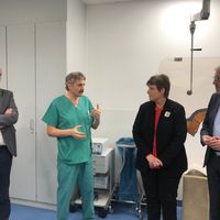 Bild vergr&ouml;&szlig;ern: Letzter Halt: Besuch der Kliniken Nagold. Auch die Chef&auml;rzte nahmen sich Zeit, um Sylvia Felder die k&uuml;nftige station&auml;re und sektoren&uuml;bergreifende Krankenversorgung in der Region vorzustellen