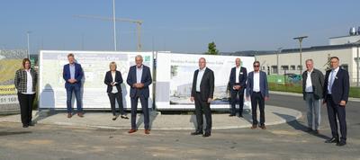 Bild vergr&ouml;&szlig;ern: Trafen sich im Rahmen des Antrittsbesuchs des neuen AOK-Chefs zum Austausch &uuml;ber laufende und anstehende Gesundheitsprojekte im Landkreis Calw v.l. Alexandra Freimuth (Re-gionaldirektorin Kreisklinikum Calw-Nagold, Klinikverbund S&uuml;dwest), Frank Wiehe (Ers