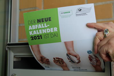 Bild vergr&ouml;&szlig;ern: Im Landkreis Calw werden die Abfallkalender 2021 verteilt