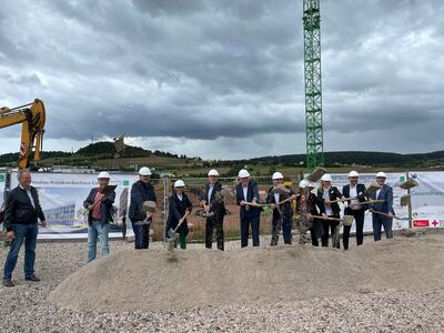 Bild vergr&ouml;&szlig;ern: 2021-09-29 PM Baubeginn des Neubaus der Kliniken auf dem Gesundheitscampus Calw 2