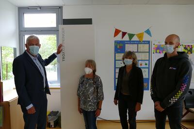 Bild vergr&ouml;&szlig;ern: 2021-10-05 PM 33 Luftfilterger&auml;te an kreiseigenen Schulen im Landkreis Calw im Einsatz