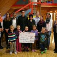 Bild vergr��ern: Spenden�bergabe