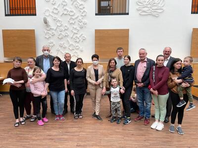 Bild vergr&ouml;&szlig;ern: 2022-04-02 PM Ministerin Gentges besucht neue Fl&uuml;chtlingsunterkunft in Nagold
