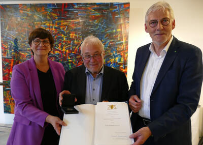 Rainer Prewo erh&auml;lt Staufermedaille des Landes